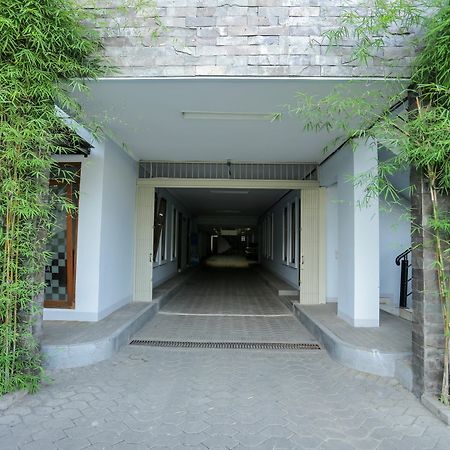 红多兹酒店-近苏卡加迪3号 万隆 外观 照片